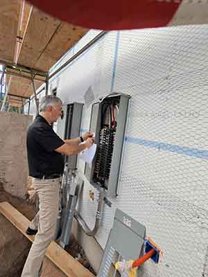 Reliable Electrical Service Call and Repair Services